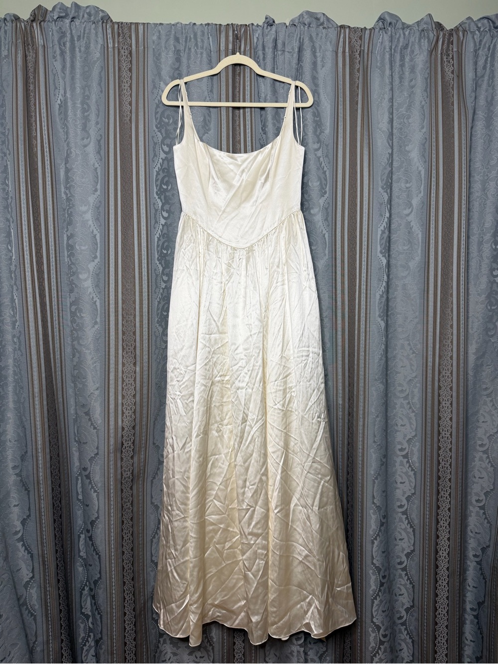Reformation Liz Silk Bridal Dress Gowl in Ivory Size 8 - Picture 5 of 10